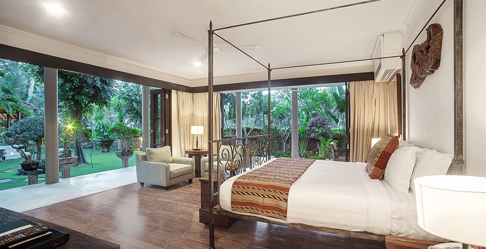avalon i - downstairs master bedroom with garden view, canggu villa