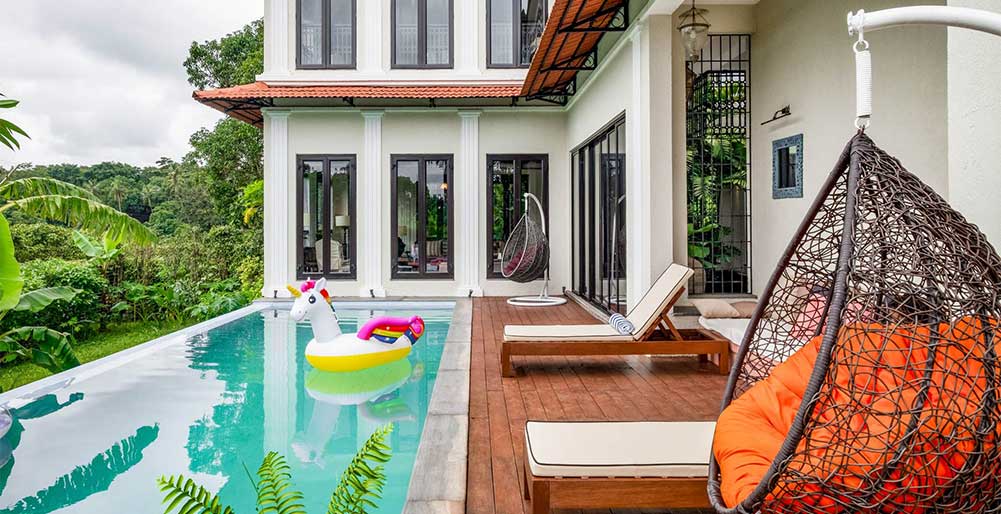 River Villa - Pool and inflatable toys