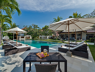 Villa Manis 8 Bedroom Villa Canggu Bali - 