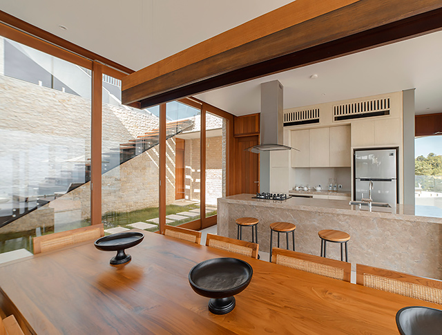 Selong Selo 4 Bedroom Dining And Kitchen Area Preview Selong Belanak Villa Images Elite Havens